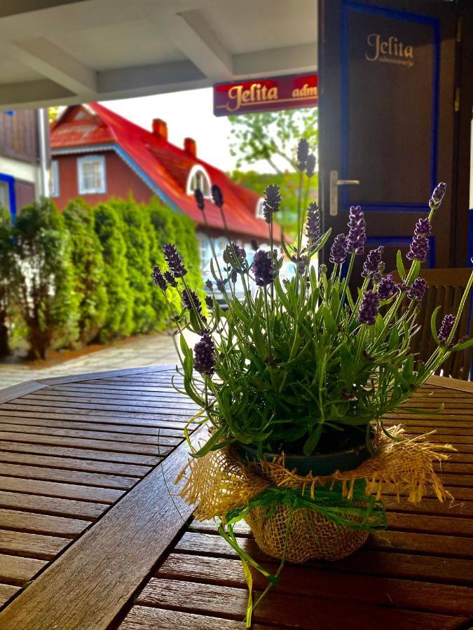 Hotel Jelita Nida Buitenkant foto
