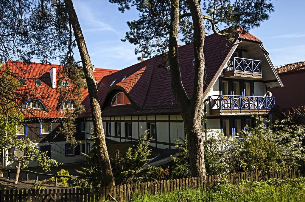 Hotel Jelita Nida Buitenkant foto